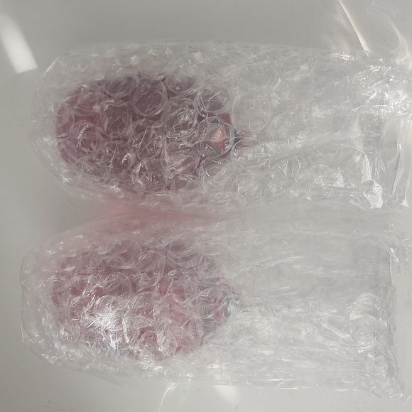 Pier One Vintage Ruby Red Snoflake Etched Glass  Wine Glass Set Of 2 - Picture 10 of 10